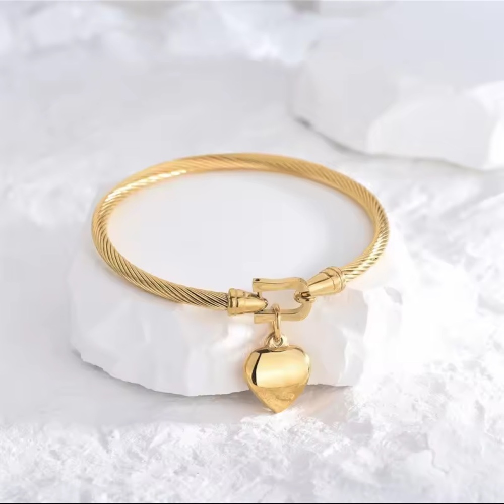 Bracelet 18K Gold Stainless Steel Heart Bangle - Picture 3 of 11